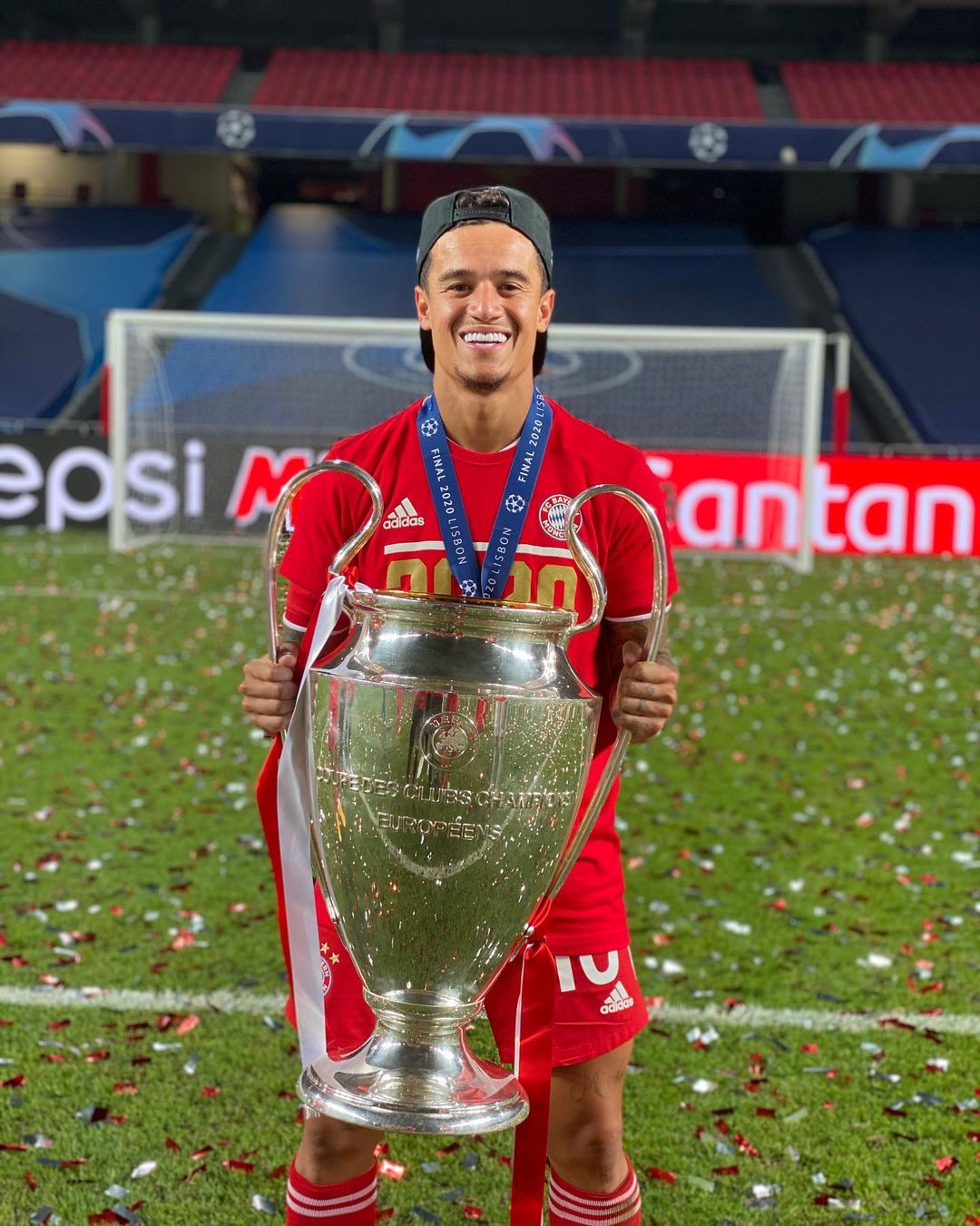 Philippe Coutinho - Hành Trình Vươn Cao Trong Thế Giới Bóng Đá Từ Cậu Bé Vô Danh Đến Ngôi Sao Sân Cỏ Toàn Cầu