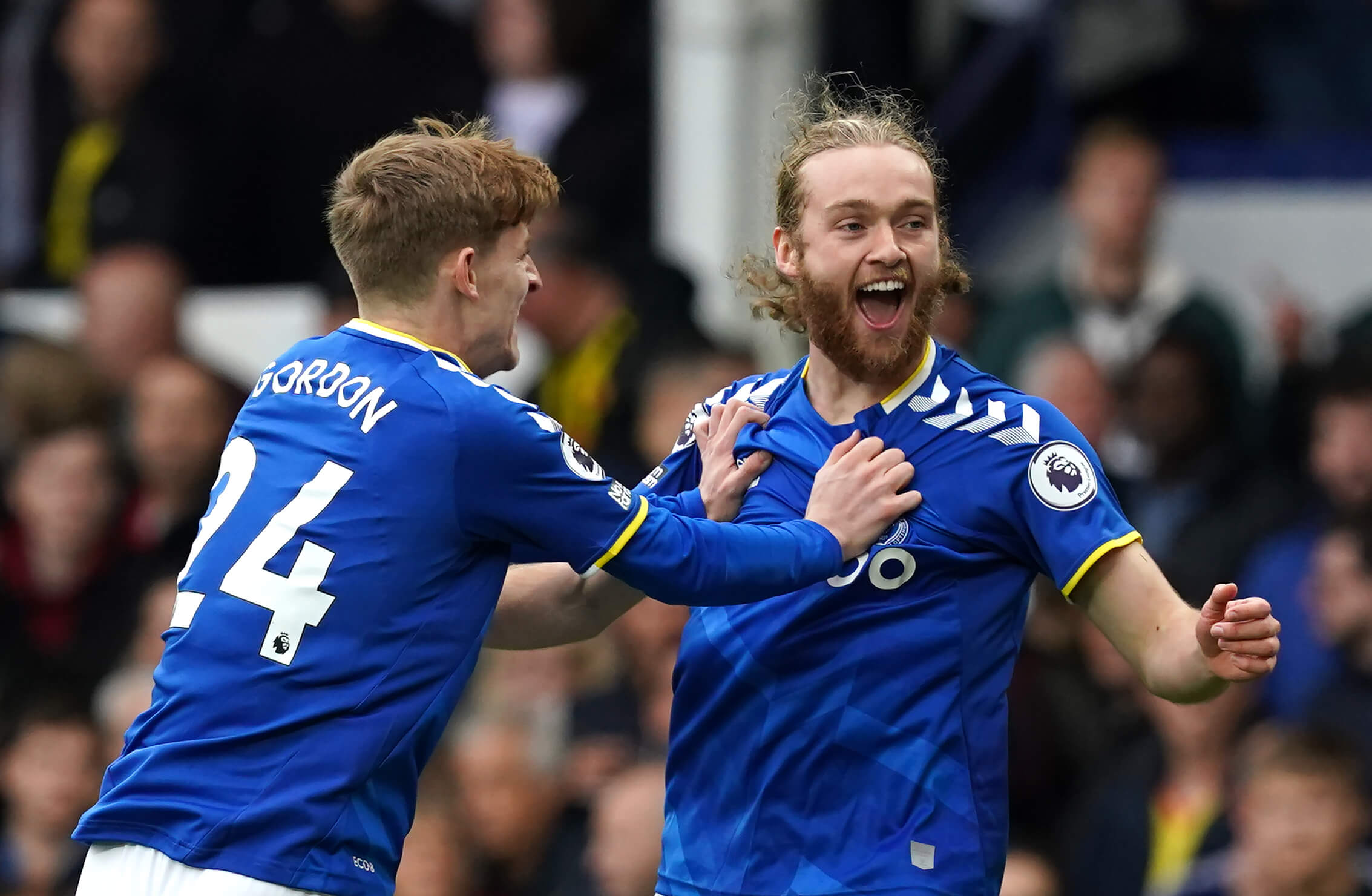 Tom Davies Hành Trình Vươn Lên Của Một Biểu Tượng Thể Thao