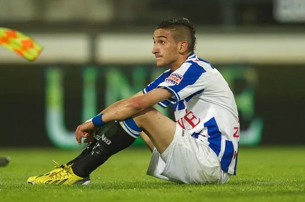 Hakim Ziyech - Ngôi sao sáng của bóng đá châu Phi và Chelsea Hakim Ziyech - Ngôi sao sáng của bóng đá châu Phi và Chelsea