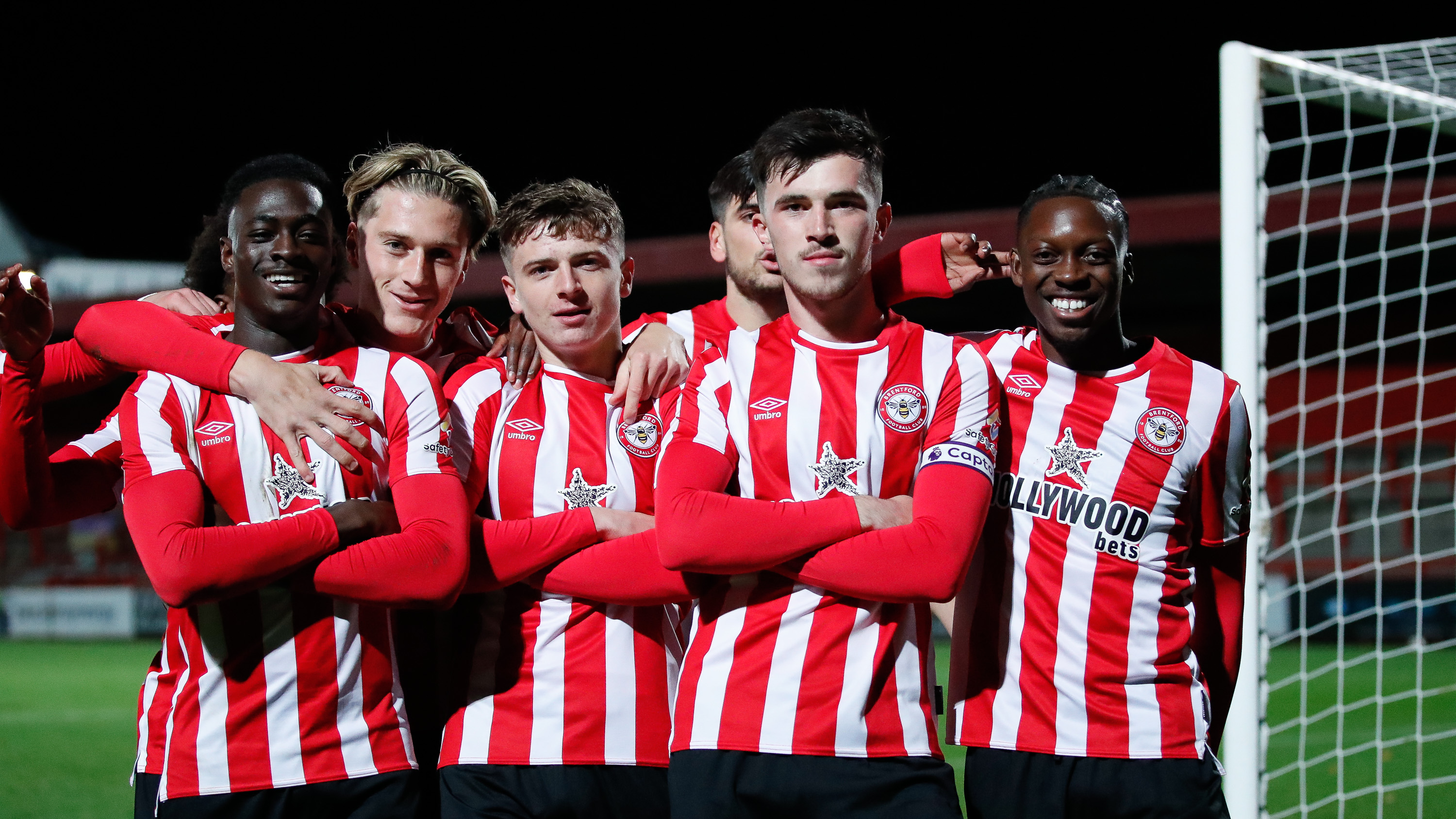 Brentford - Câu lạc bộ bóng đá lâu đời và nổi tiếng tại London Brentford - Câu lạc bộ bóng đá lâu đời và nổi tiếng tại London