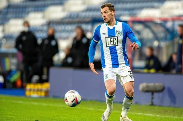 Harry Toffolo Đôi Cánh Trái Bền Bỉ Của Anh - Hành Trình Xuất Sắc trong Thế Giới Bóng Đá