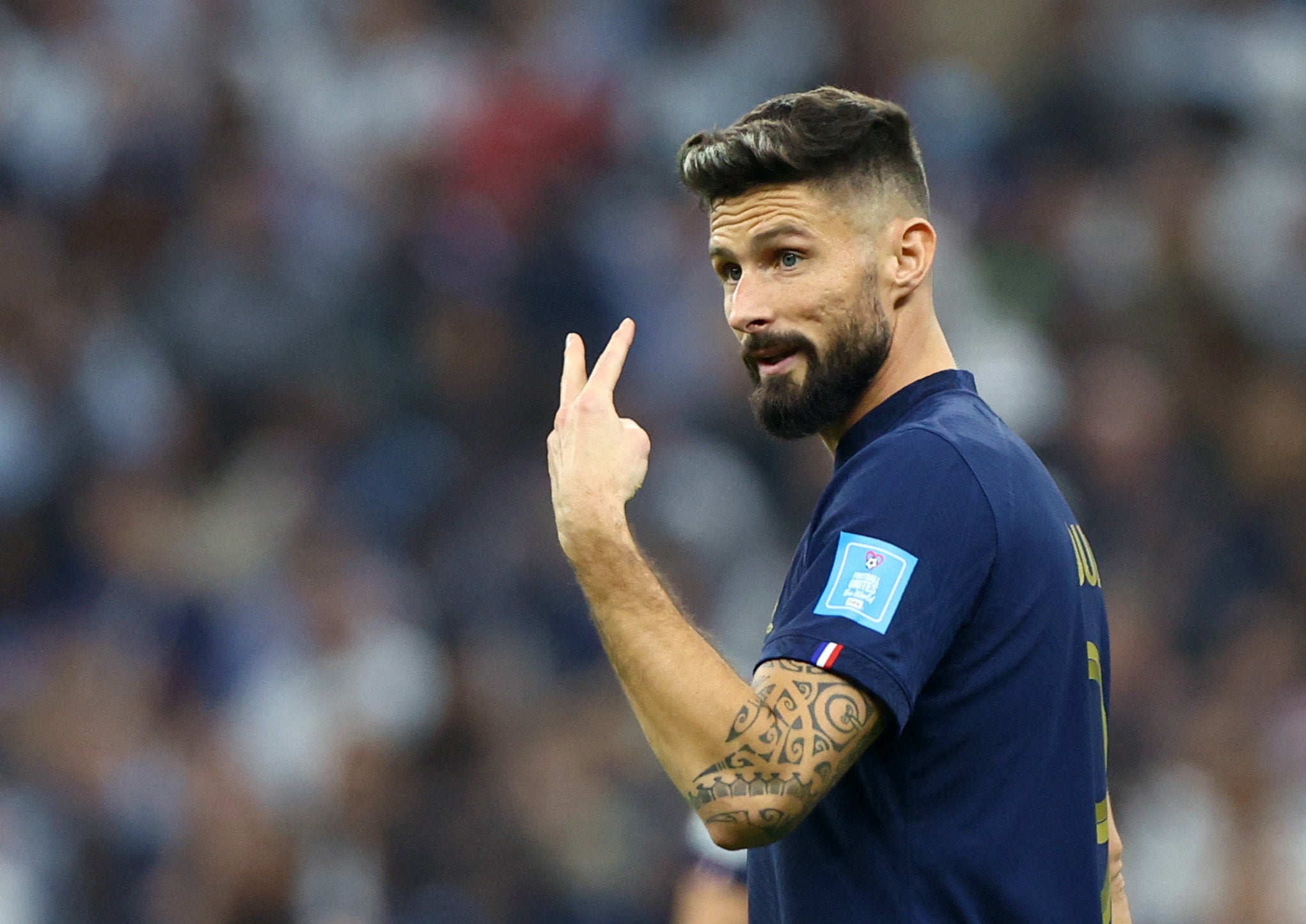 Olivier Giroud Sự Lão Luyện Không Bao Giờ Cũ - Hành Trình Tìm Kiếm Đỉnh Cao Trong Bóng Đá