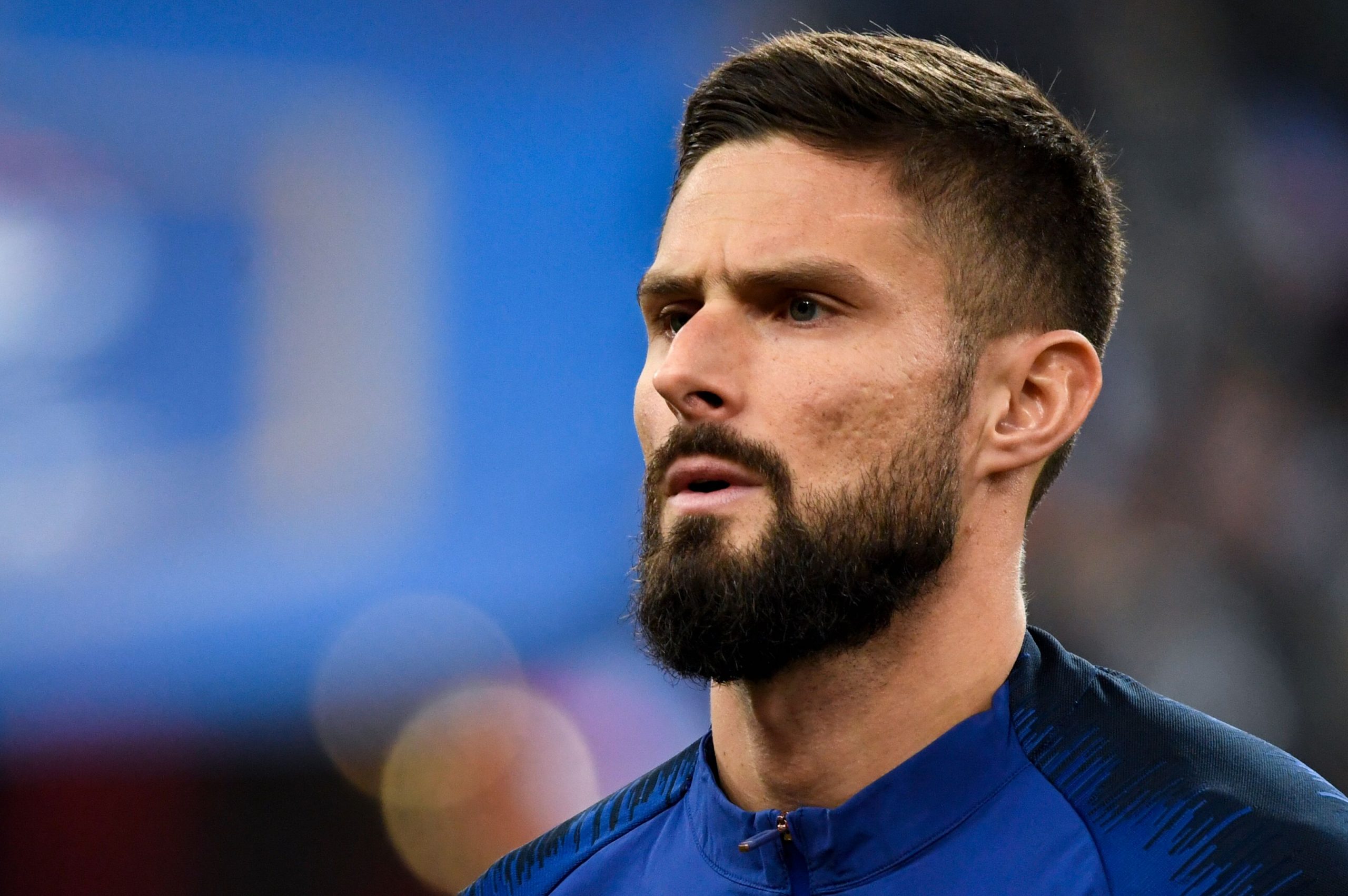 Olivier Giroud Sự Lão Luyện Không Bao Giờ Cũ - Hành Trình Tìm Kiếm Đỉnh Cao Trong Bóng Đá